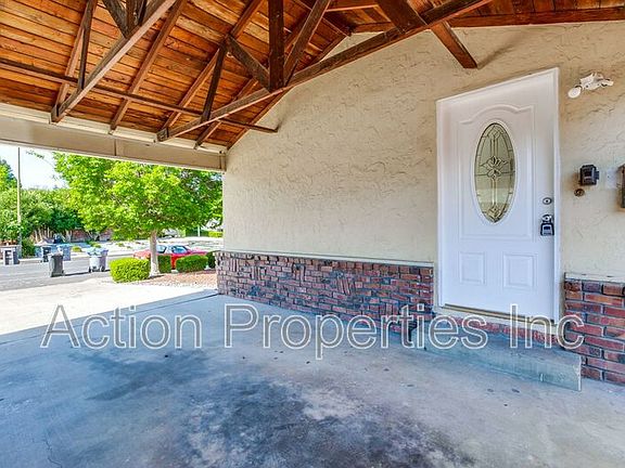 3rd image of 146 Kittoe Dr Unit A