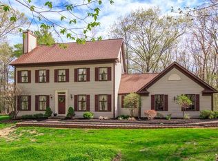 7571 Hermitage Rd, Concord Township, OH 44077