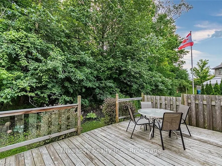 110 Activa Ave #D21 — Photo 35