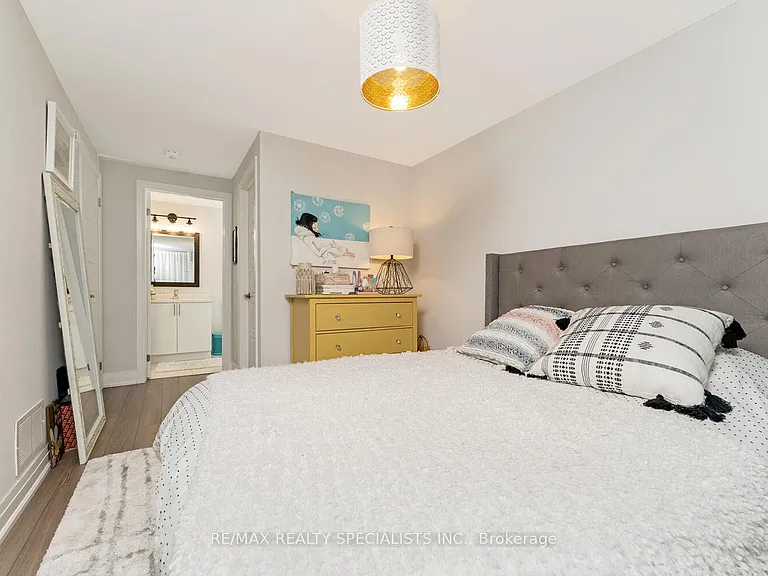 1206 Main St E #106 — Photo 13