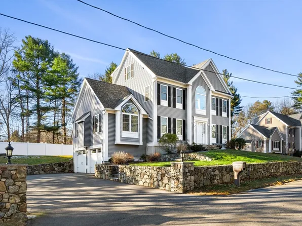 4 Courtney Ln, Andover, MA 01810