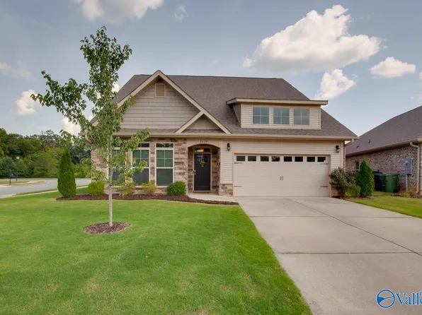 2618 W Creek Dr, Brownsboro, AL 35741