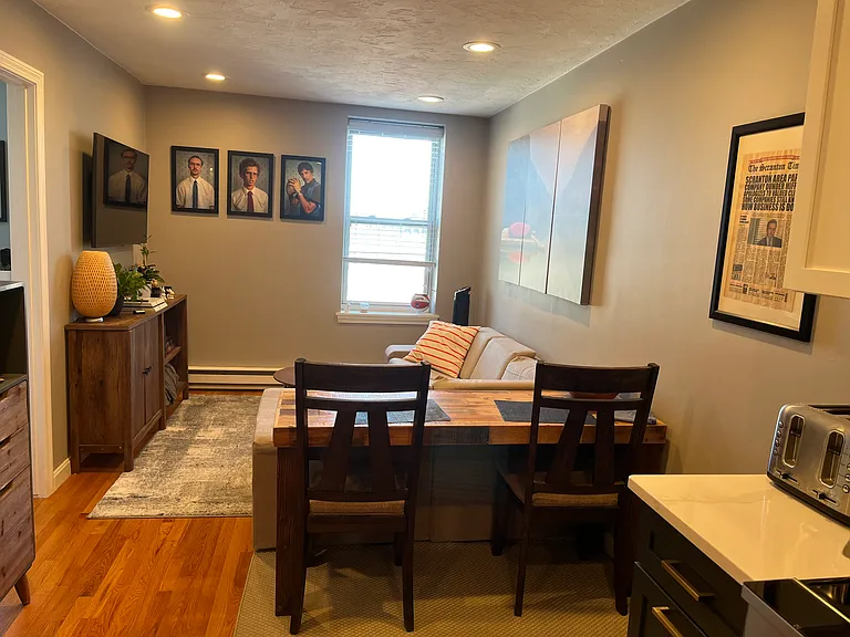 160 Cottage St #402 — Photo 8