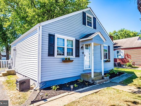 4th image of 2703 McComas Ave
