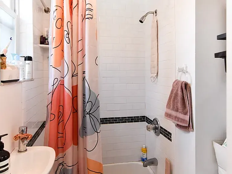 141 N 11th St #2L — Photo 10