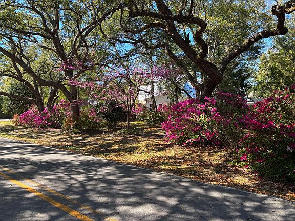 2nd image of 18 Ricker Ave