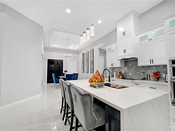 4th image of 508 W Carmel Ave