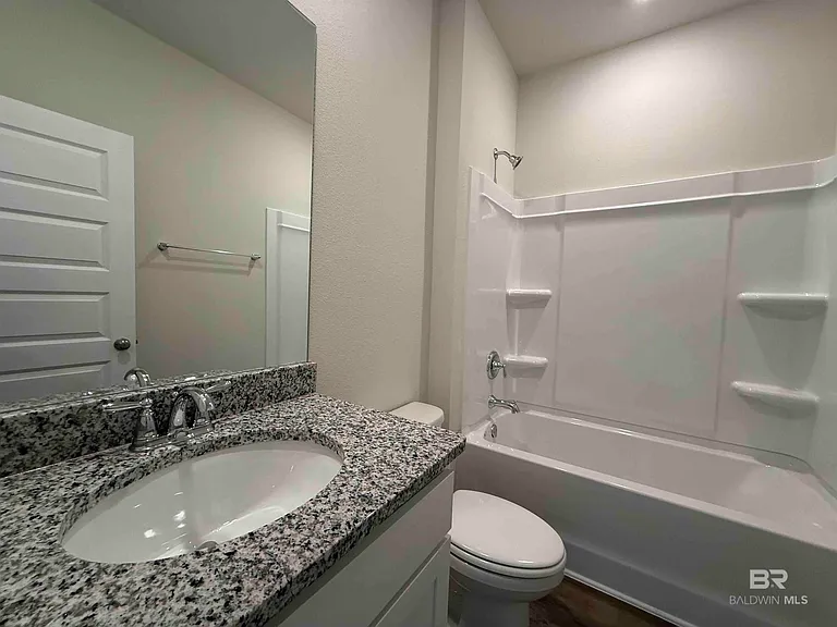 19130 Treehill Ln — Photo 4