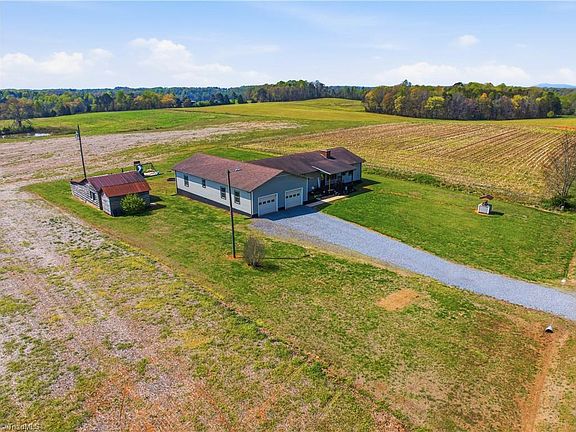 5th image of 2452 Tower Rd