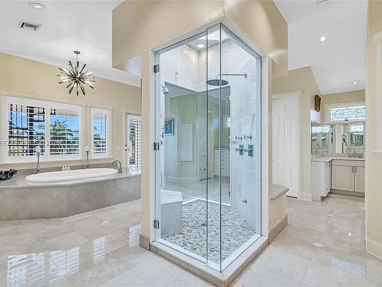 625 Poinciana Dr — Photo 39
