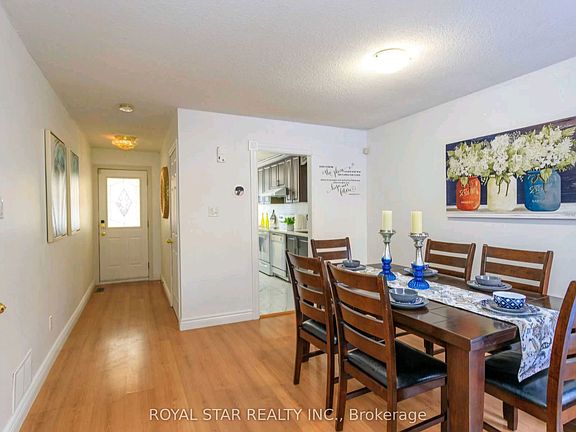 4th image of 19 Ashurst Cres N