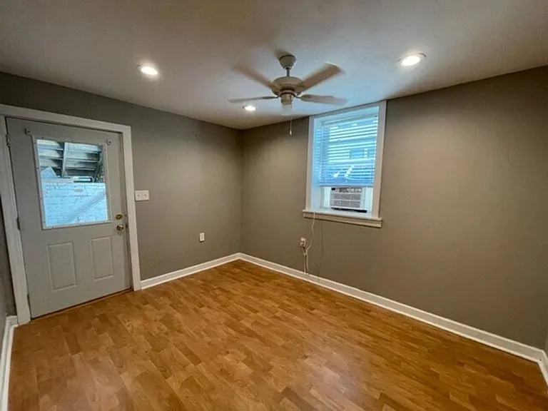 625 E Burlington St — Photo 13
