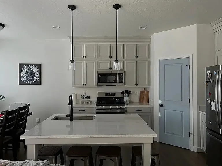 3765 S 3250 W — Photo 2