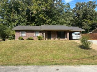 611 Dean St, Corinth, MS 38834