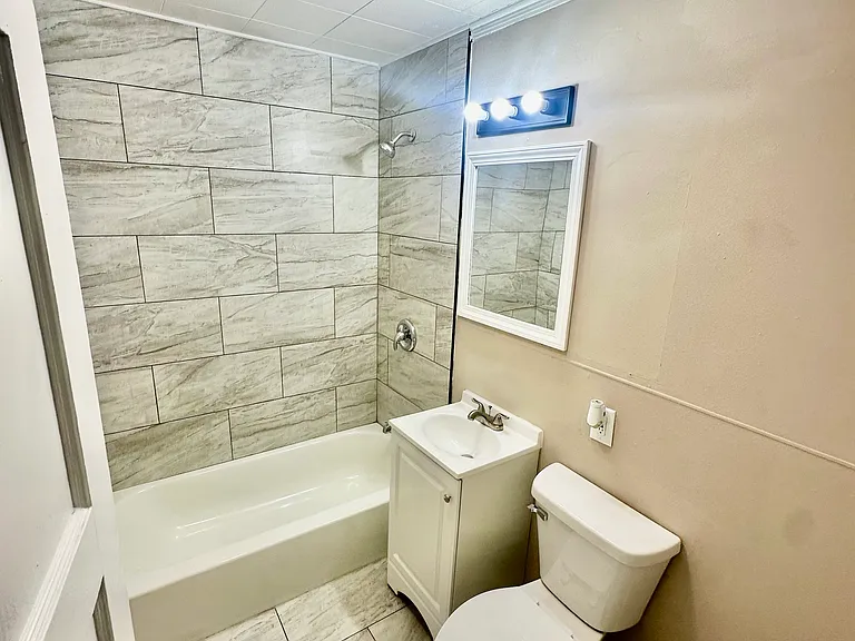 5775 Connecticut St — Photo 4