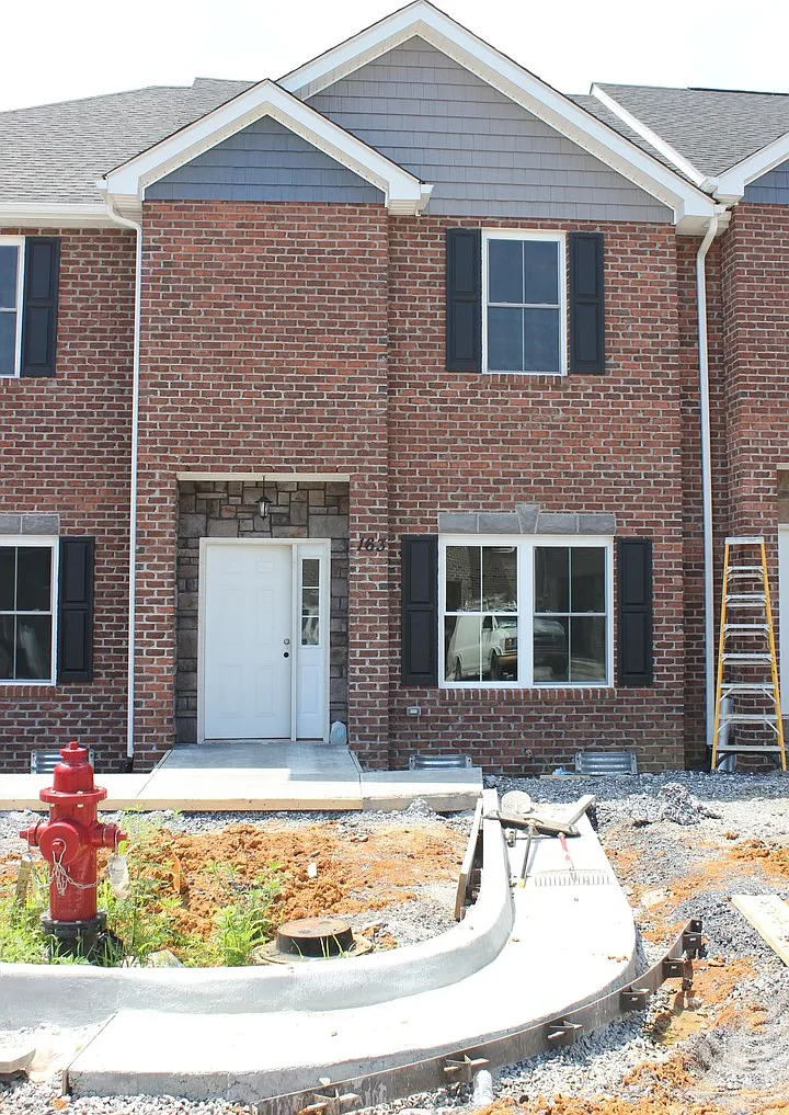 Townhouse for Rent in Cedar Point — Photo 2
