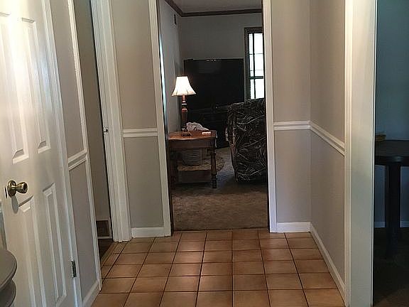 4th image of 3040 Summerhill Dr