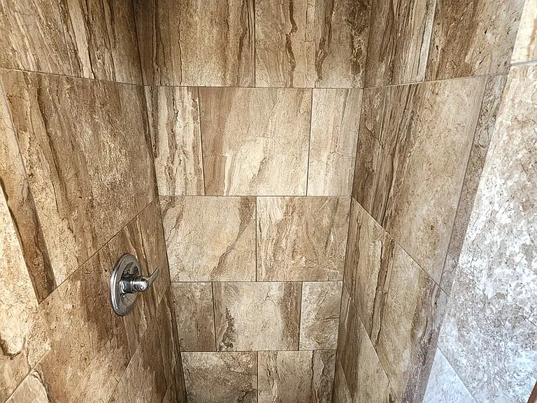 1037 Brownlee Ave — Photo 18
