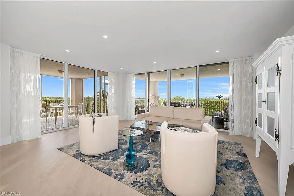 3 bed, 3.0 bath, 3275 sqft, $20,000 — Photo 1