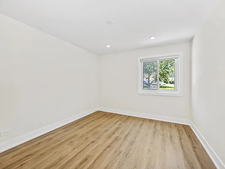 10217 Dearlove Rd #101 — Photo 11