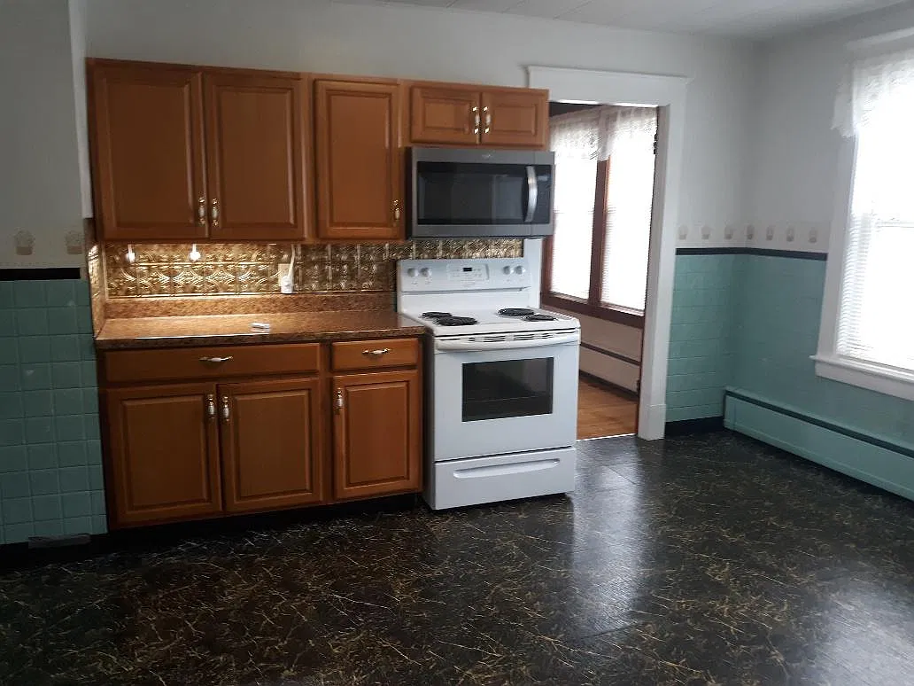 2 bed, 1400 sqft, $1,200 — Photo 2