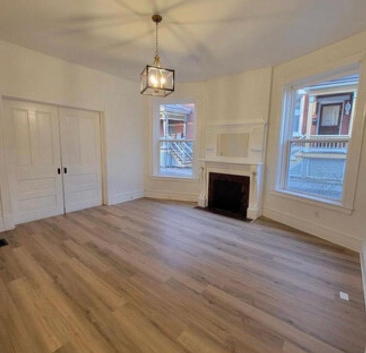 1st image of 2220 Park Ave #1