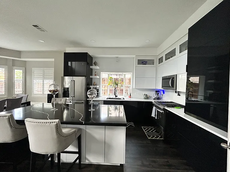 6400 Sidney Ln — Photo 15