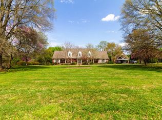 914 Knight Bridge Rd, Maryville, TN 37803