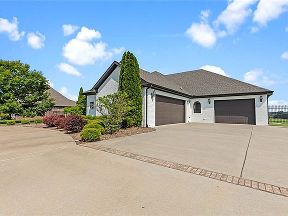 4th image of 2460 Brookwater Ln