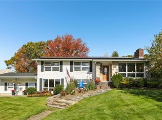 269 Glen Hills Dr, Cranston, RI 02920