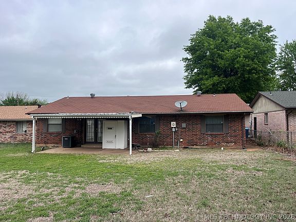 3rd image of 9710 NE 4th St