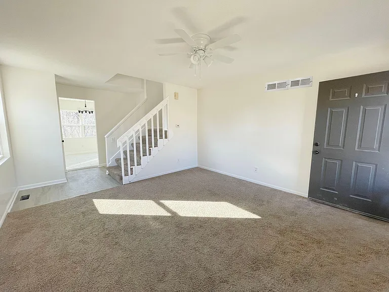 1415 La Chateau Dr — Photo 5