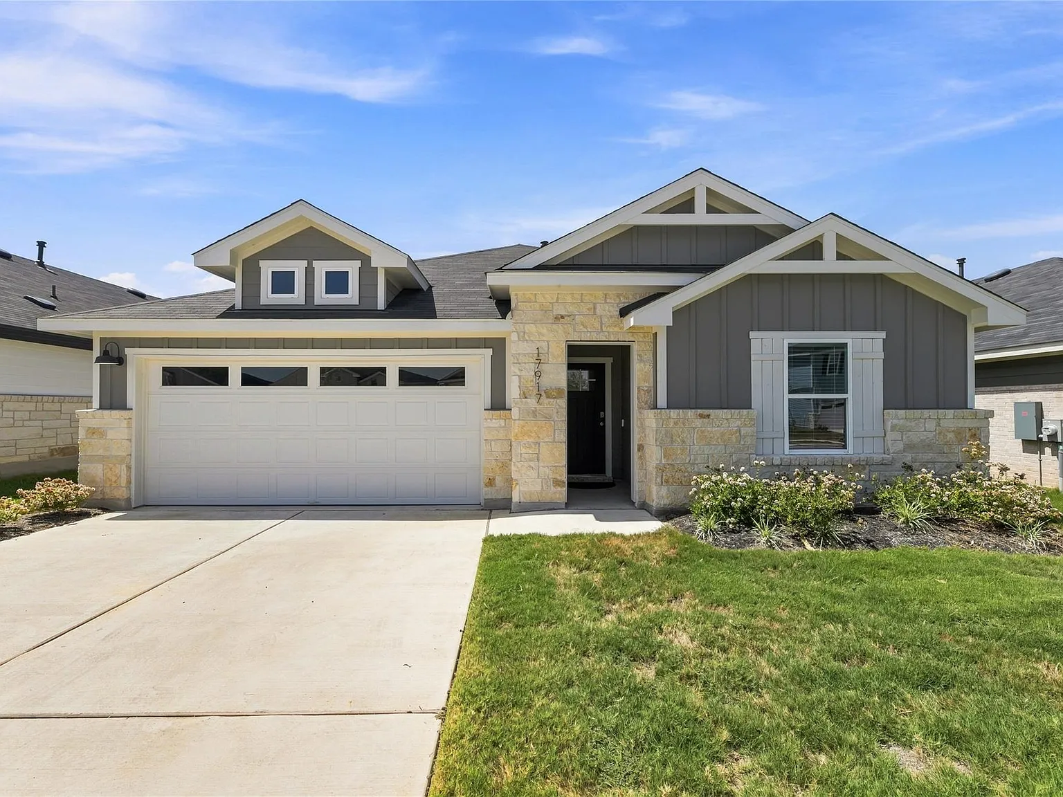 4 bed, 3.0 bath, 2042 sqft, $2,500 — Photo 2