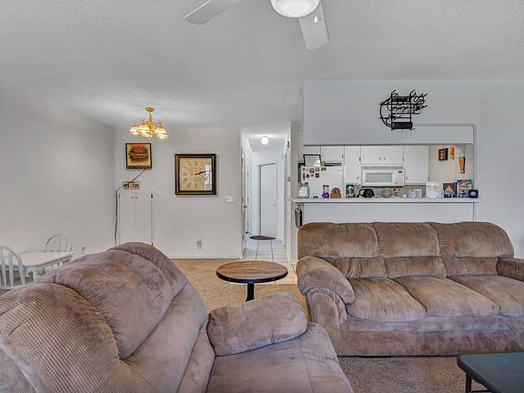 4th image of 139 Woodberry Dr