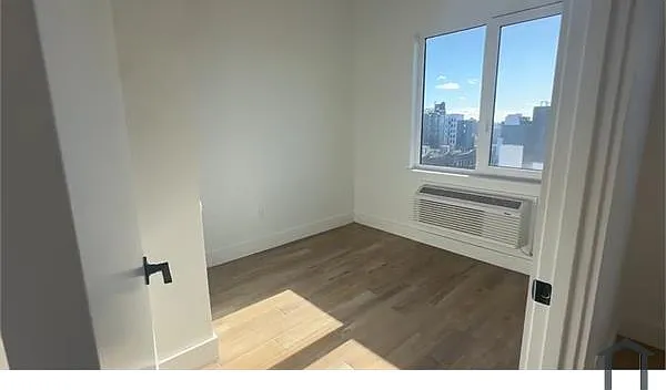 3 bed, 1000 sqft, $2,816 — Photo 4