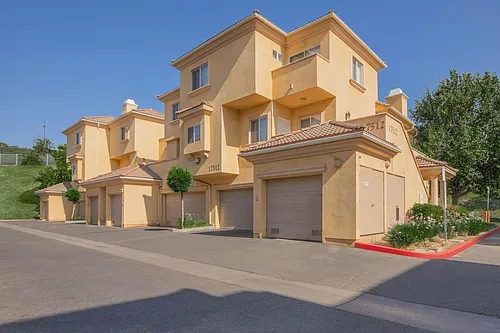 Colony Townhomes Photo 1