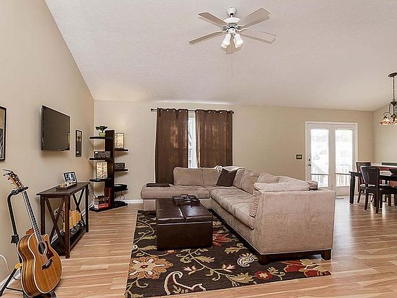 3rd image of 18805 Orleans Ct