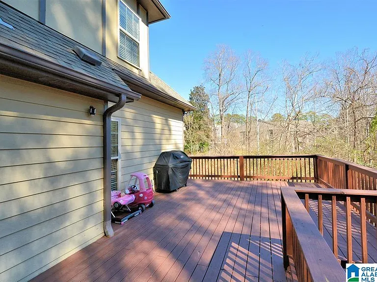 221 Castlehill Dr — Photo 9