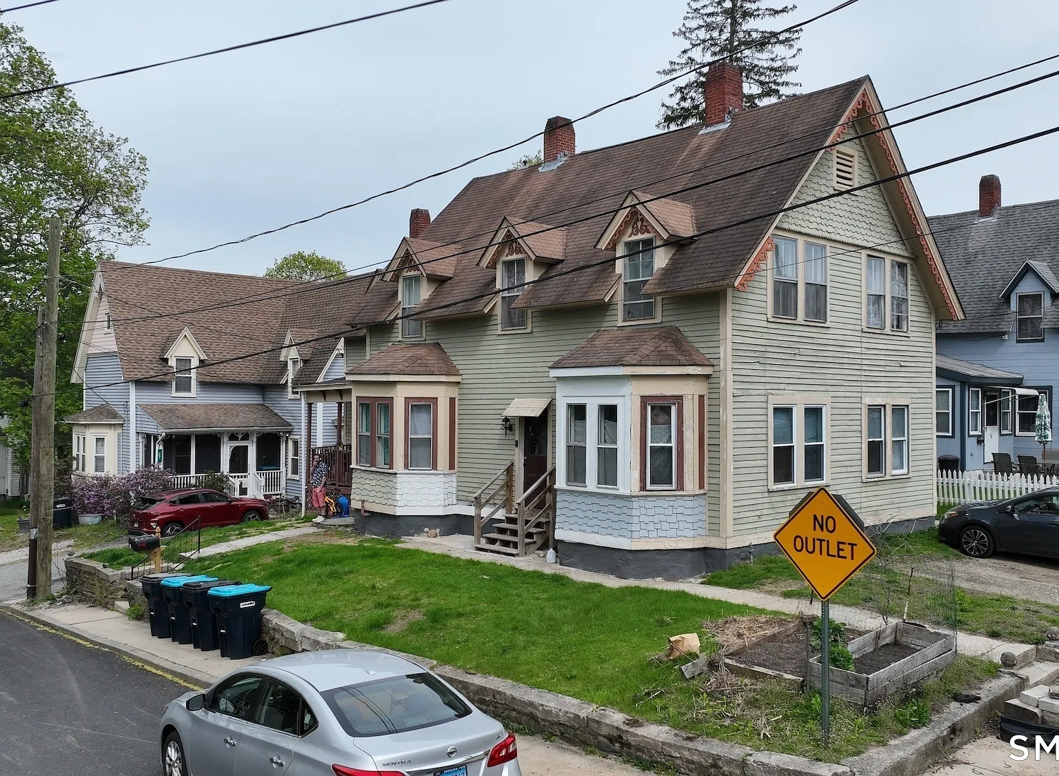 3 bed, 1.0 bath, 1993 sqft, $1,150 — Photo 1