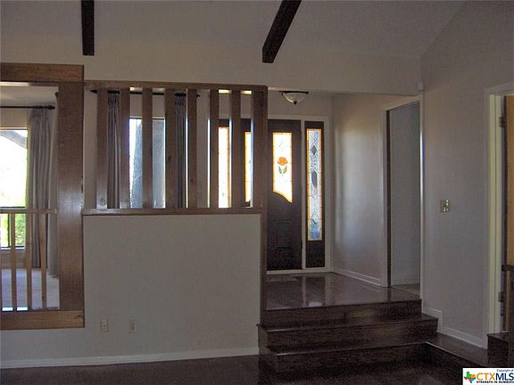 5th image of 3305 Oakridge Dr