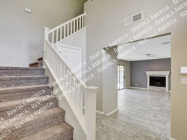 319 Simon Bolivar Dr — Photo 3