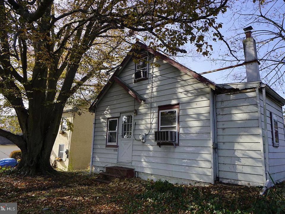 2nd image of 1570 Brownsville Rd