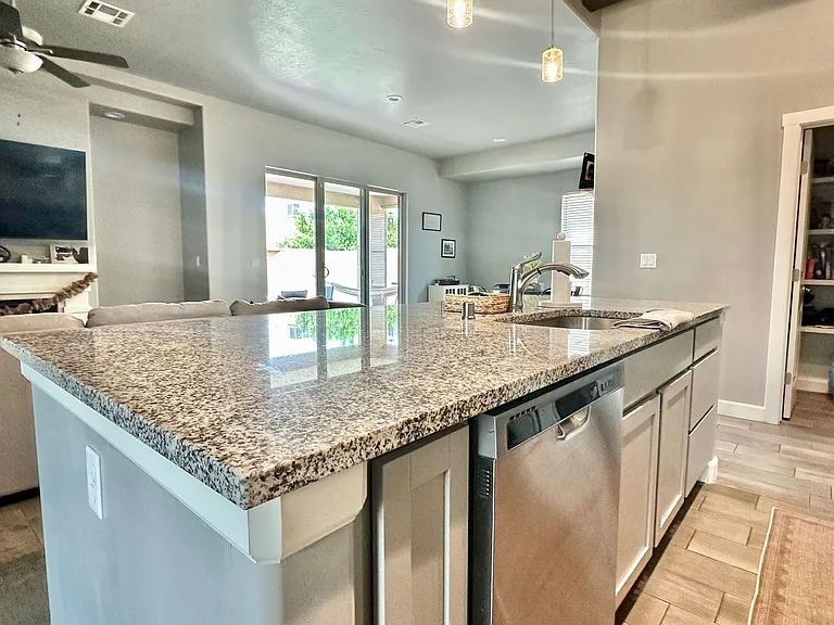 1077 El Nido Dr — Photo 16