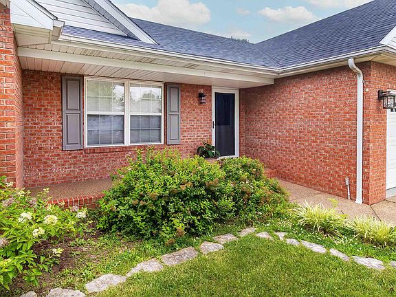 3rd image of 10657 Fall Creek Dr