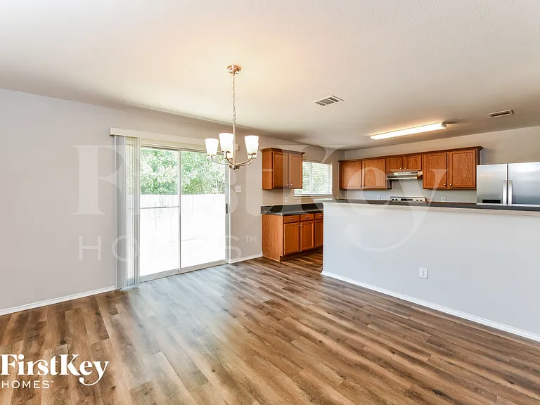 8036 Autumn Creek Trl — Photo 5