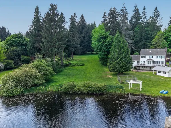 107 XX W Lake Joy Drive NE, Carnation, WA 98014
