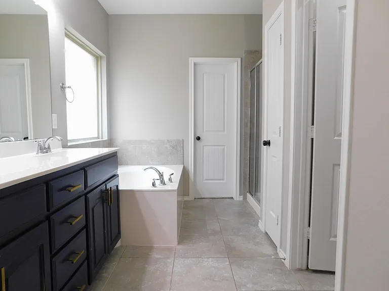 2401 Windhaven Dr — Photo 18