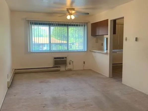 7420 Hazelcrest Dr APT E, Hazelwood, MO 63042