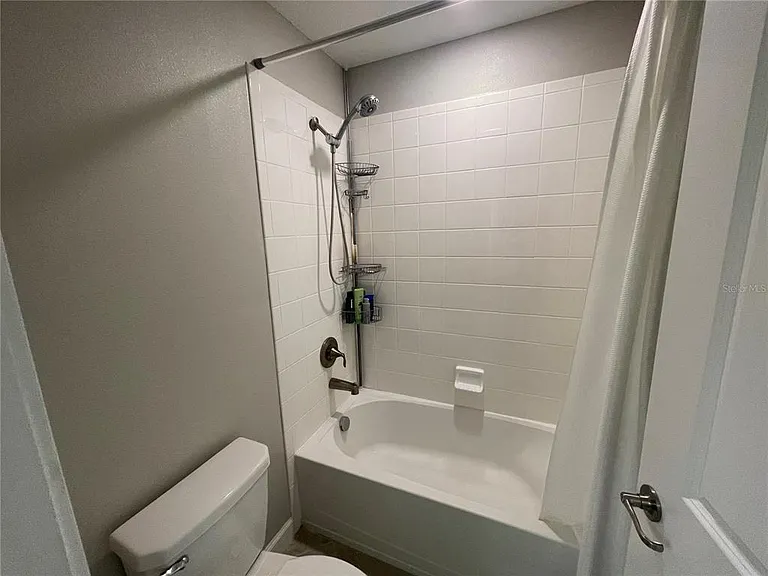 1596 Ludington Ave — Photo 45