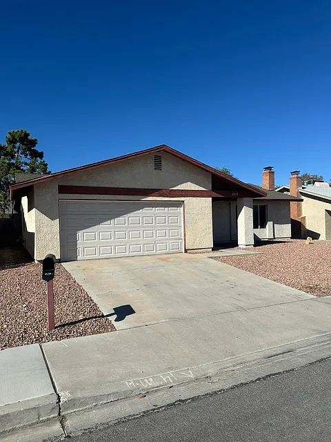 4 bed, 1622 sqft, $2,150 — Photo 3
